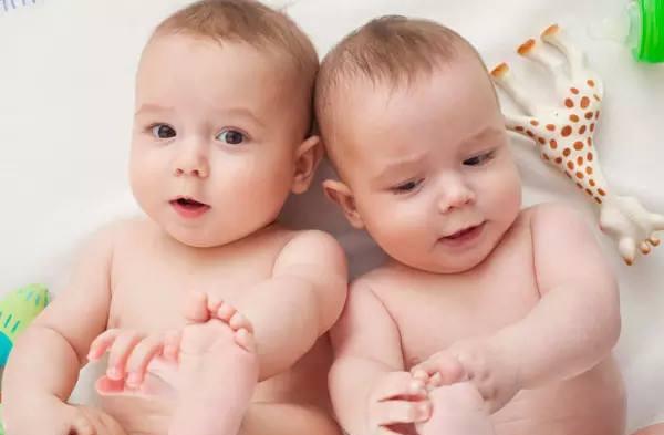 镇江供卵试管助孕包生男孩套餐：美国的体外受精技术用于双胞胎的生产。