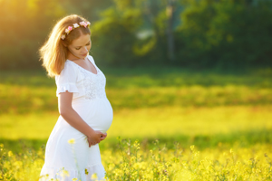 青岛42岁助孕：怀孕三个月可以喝椰青吗？
